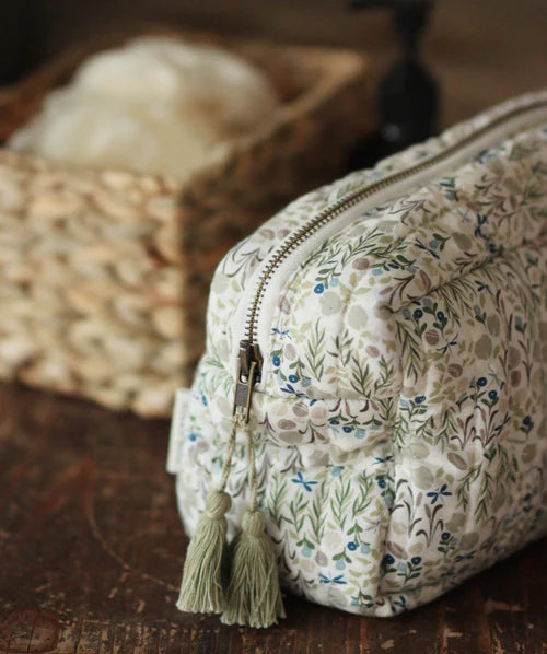 Avery Row Wash Bag Riverbank
