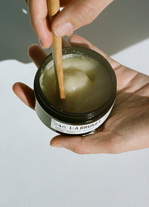 L:A BRUKET 246 Restorative Algae Hand Peeling 120g