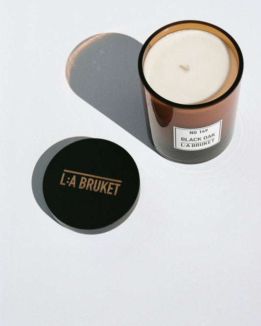 L:A BRUKET 149 Scented Candle Black Oak 260g